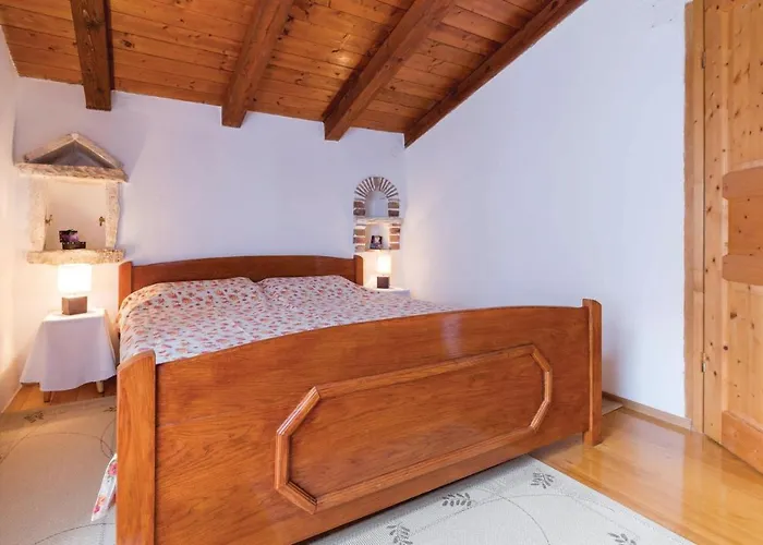 別荘 Three-bedroom In Barban